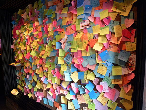 post-it note wall